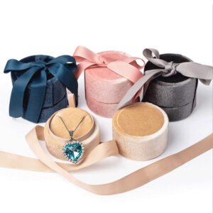 GM01-07 Custom Embossed Velvet Round Jewelry Packaging Box with Ribbon